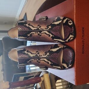 Donald pliner drees shoe